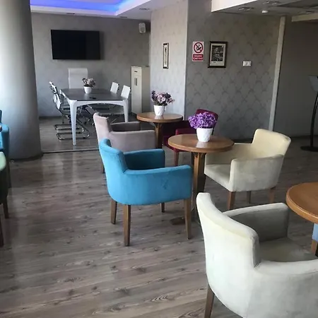 Walk In 3* Esmirna