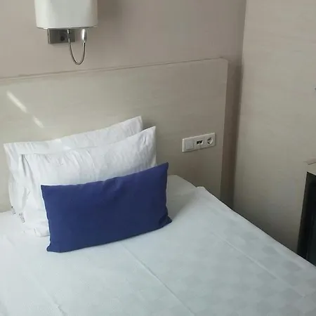 Hotel Walk In 3*